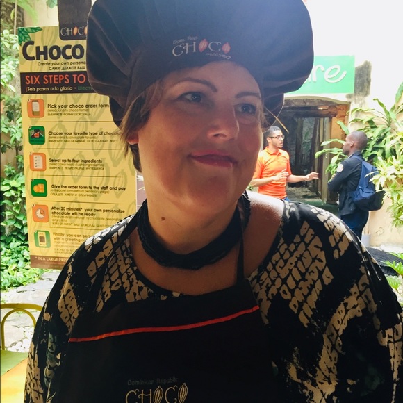 Meet your Posher, Lia - Picture 2 of 2